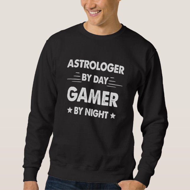 Moletom Astrologer By Day Gamer By Night (Frente)