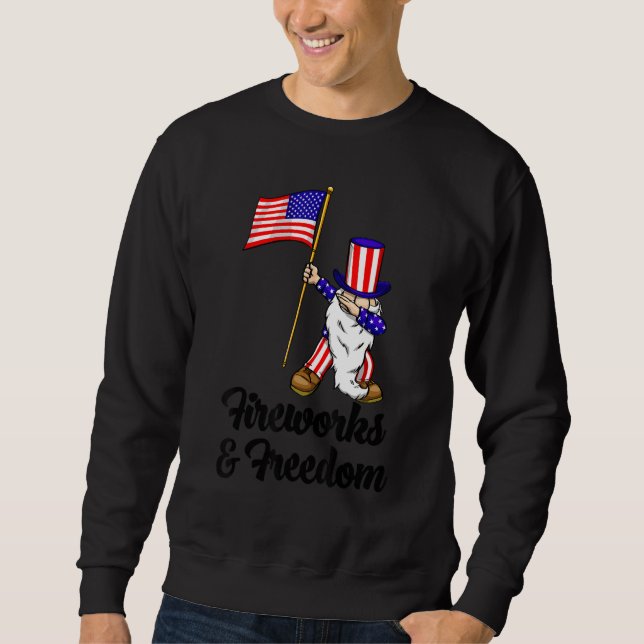Moletom Fireworks & Freedom Gnome   Women America Flag Lov (Frente)