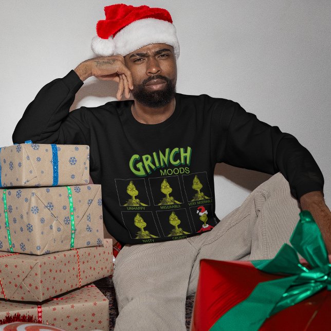Moletom Grinch | Gráfico de Humores Edição de Natal (Person wearing sweater)