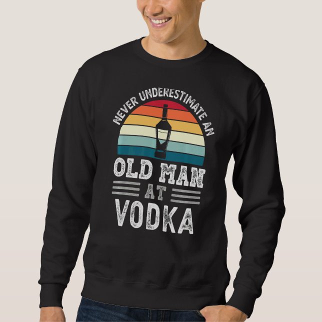 Moletom Mens Nunca Subestimam Um Velho Em Vodka Fathe (Frente)