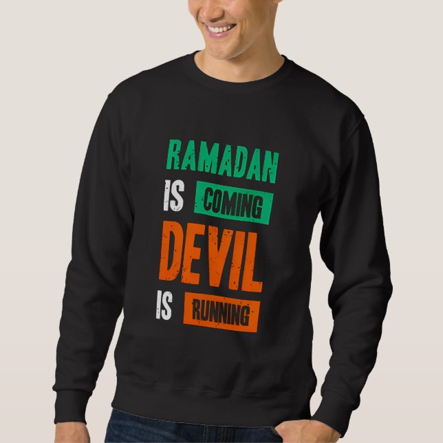 Moletom Ramadan Is Coming Devil Running Quote (Frente)