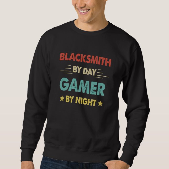 Moletom Retro Blacksmith By Day Gamer By Night (Frente)