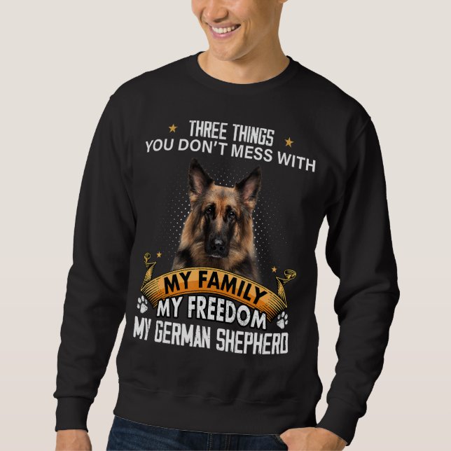 Moletom Três coisas que você não perde com o German shephe (Frente)