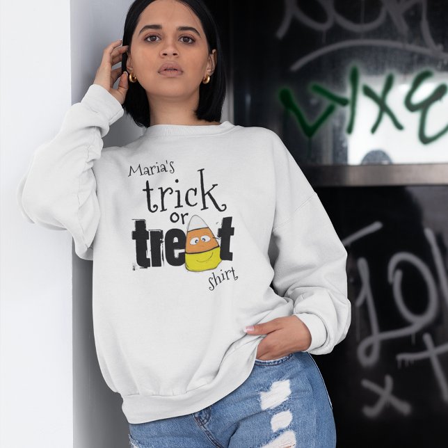 Moletom Truque ou doce de tratamento personalizado (Halloween Cute Whimsical Trick or Treat Candy Corn Custom Sweatshirt)
