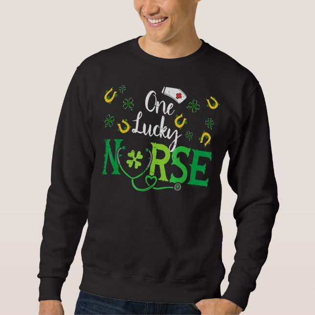 Moletom Um Santo De Enfermeira Sortudo Paddys Rn Dia de Sã (Frente)