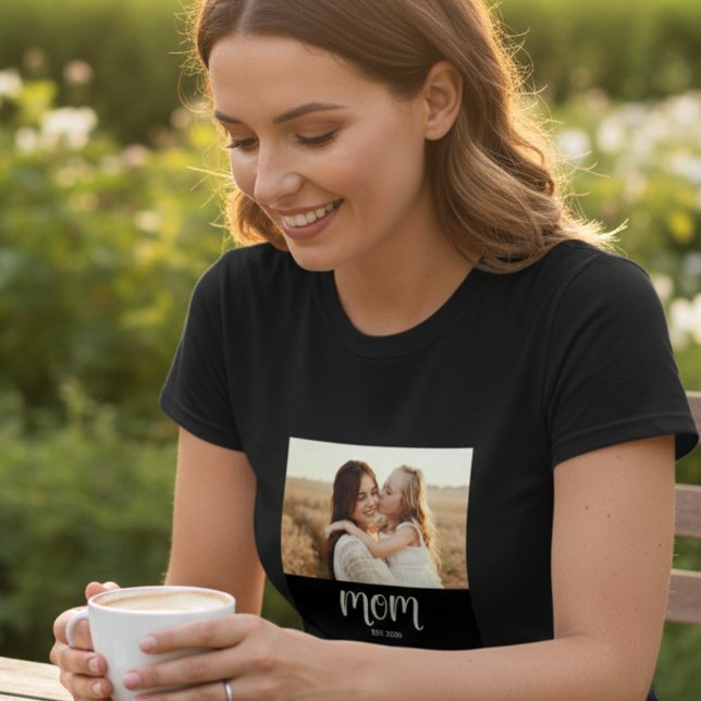 Mom Established Script Photo T-Shirt (Criador carregado)