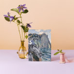 Monet Cliff do Cartão de Saudação de Cavalo Amplo<br><div class="desc">Um belo e único cartão de saudação apresenta o Cliff of Aval de Monet,  Etretat como um fundo de um cavalo negro de aquarela com cobertura de retrato de coroa floral.</div>