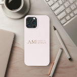 Monograma - Cor-De-Rosa Personalizada - Nome E Nom<br><div class="desc">Proteja o seu telefone com estilo com a nossa capas de iphone Mínima Monograma de Pink Personalizado em Pastel. Esta mala elegante apresenta um fundo cor-de-rosa macio e pastel, elegantemente adorado com uma inicial de monograma e seu nome personalizado em uma fonte moderna. Projetado para oferecer proteção e sofisticação, este...</div>