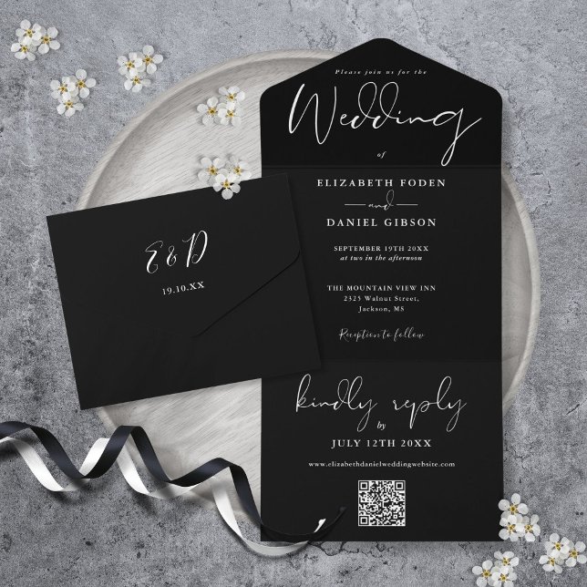 Monograma de Casamento em QR Code Preto e Branco E (Elegant Black And White QR Code Monogram Wedding All In One Invitation)