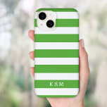 Monograma de Stripes Clássicas Verde e Branco<br><div class="desc">Mala simples com padrão quadrado horizontal e simples personalizada com suas iniciais ou nome monograma. Clique em Personalizar para alterar as fontes e cores do texto para criar a sua própria design única. Presentes personalizados adoráveis!</div>