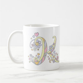Monograma decorativo Corações K e caneca de flores