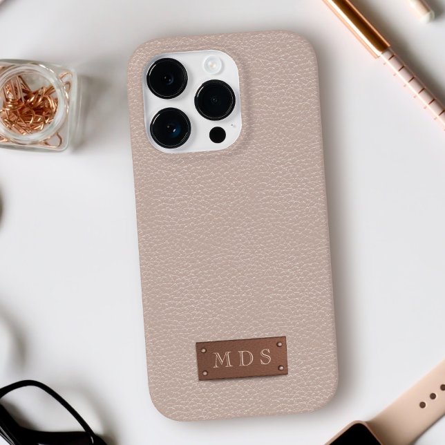 Monograma Dourado de Rosa de Couro Cinza-Rosa (A pretty blush pink faux leather look phone case with a faux rose gold plate for your initials)