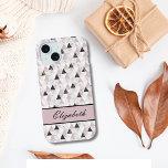 Monograma Dourado preto branco, cor-de-rosa, geomé<br><div class="desc">Monograma desta capas de iphone geométrica rosa,  dourada,  branca e preta com o seu nome ou iniciais.</div>