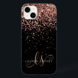 Monograma Elegante Glitter Dourado Glam Rosa<br><div class="desc">Capas de iphone de Monograma Elegante com Glitter Dourada Glitter. Personalize facilmente esta design de capa de telefone de chic com elegante brilho brilhante rosa de ouro em fundo preto. O design apresenta seu monograma manuscrito com toalhetes bonito e nome.</div>