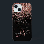 Monograma Elegante Glitter Dourado Glam Rosa<br><div class="desc">Capas de iphone de Monograma Elegante com Glitter Dourada Glitter. Personalize facilmente esta design de capa de telefone de chic com elegante brilho brilhante rosa de ouro em fundo preto. O design apresenta seu monograma manuscrito com toalhetes bonito e nome.</div>