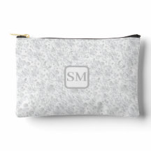 Monograma Floral de Cinzas Brancas Suaves