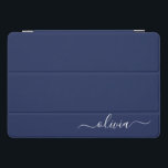 Monograma marinho Azul e Branco Moderno<br><div class="desc">Apresentando nossa Coleção de Monogramas Modernos Azul e Branco: Eleve sua decoração caseira com nossa sofisticada coleção com um esquema de cores azul e branco do marinho contemporâneo. Cada peça é trabalhada meticulosamente para exudir elegância e estilo, perfeito para adicionar um toque de talento moderno a qualquer sala. Quer você...</div>