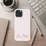 Monograma Minimalista Nome e Nome Inicial Pastel R<br><div class="desc">Proteja seu telefone com estilo com nossa Capa de telefone inicial e de nome personalizada do Pastel Pink Monograma e Monograma. Apresentando um fundo cor-de-rosa macio com um monograma e um nome personalizáveis, esta capa de telefone chic adiciona um toque de elegância e personalização ao seu dispositivo. Produzido com materiais...</div>