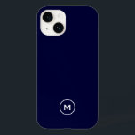 Monograma mínimo azul marinho<br><div class="desc">design na moda capa de telefone apresenta um simples design moderno em azul e branco de marinho. Personalize a capa de telefone com a inicial personalizada. Alterar fonte ou posição usando o menu personalizar.</div>