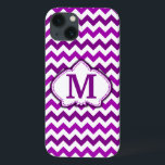 Monograma Personalizado de Chevron Roxo Orquídeo<br><div class="desc">Esta moda, giro-design apresenta um padrão brilhante e colorido de orquídea - púrpura em dois tons alternados de fúcsia / púrpura em um fundo branco. Ele tem um espaço esboçado em forma de flor onde você pode adicionar seu monograma / inicial em roxo para personalizar. É uma design na moda-muito...</div>