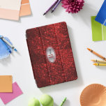 Monograma Vermelho, Brilhante e Prata<br><div class="desc">capa de ipad Elegante de Monogramas pronta para você personalizar. ⭐ Este produto é 100% personalizável. *****Clique no BOTÃO PERSONALIZAR para adicionar, excluir, mover, redimensionar, mudar ao redor, girar, etc... qualquer dos gráficos ou textos ou use as caixas de preenchimento. ⭐ 99% dos meus designs na minha loja são feitos...</div>