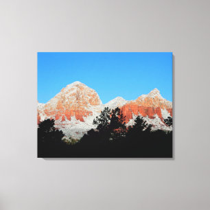 Montanha do trovão em canvas da neve