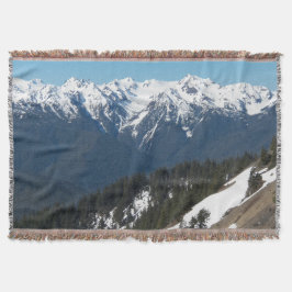 Montanhas de Olimpiadas cobertas por neve