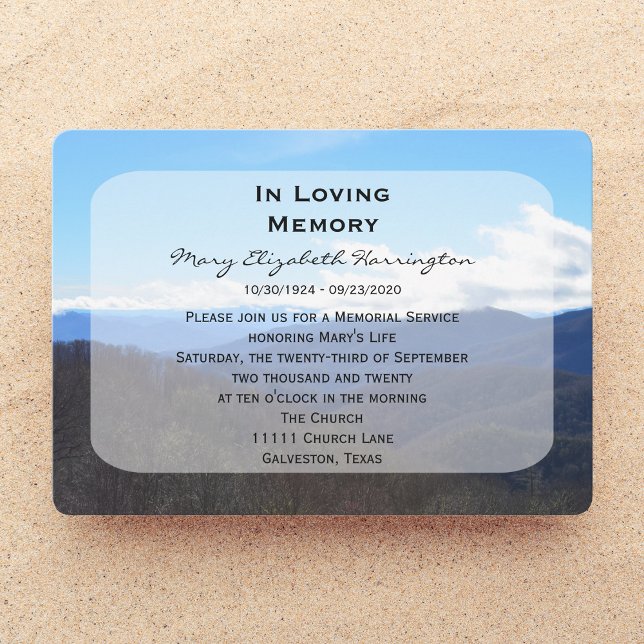 Montanhas do Convite para Anúncio do Serviço Memor (Criador carregado)