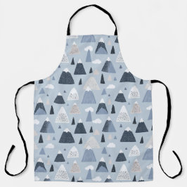 Montanhas escandinavas com capas de neve