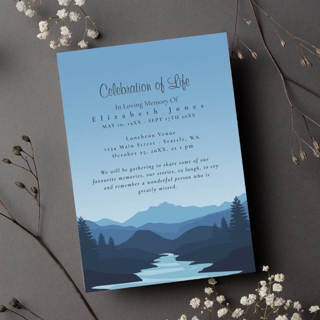 Montanhas na Celebração da Vida em Dusk (Criador carregado)