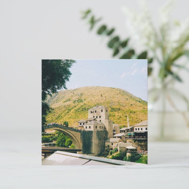 Mostar - Bósnia e Herzegovina (Em pé/Frente)