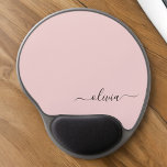 Mouse Pad De Gel Blush Dusty Pink Girly Script Monograma Nome Moder<br><div class="desc">Monograma Cor-De-Rosa Esmagado Adicionar Seu Próprio Nome Mousepad (Pad Do Mouse). Isto faz o doce e perfeito aniversário de 16 anos,  casamento,  chá de panela,  aniversário,  chá de fraldas ou festa de solteira presente para alguém que ama luxo de luxo e estilos quíticos.</div>