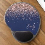Mouse Pad De Gel Cor-de-rosa-claro Rosa Dourada com brilho Marinho<br><div class="desc">Marinho Blue e Terracotta Sparkle Glitter Monographic Name e First Mousepad (Mouse Pad). Isto faz o doce e perfeito aniversário de 16 anos,  casamento,  chá de panela,  aniversário,  chá de fraldas ou festa de solteira presente para alguém que ama luxo de luxo e estilos quíticos.</div>