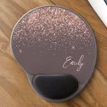 Mouse Pad De Gel Cor Rosa Rosa Rosa Rosa Dourada com Lusura Nome Te<br><div class="desc">Rosa Dourado - Cor-de-rosa pincelado e Terracotta Sparkle Glitter Monogramme Name e Mousepad inicial (Pad do mouse). Isto faz o doce e perfeito aniversário de 16 anos,  casamento,  chá de panela,  aniversário,  chá de fraldas ou festa de solteira presente para alguém que ama luxo de luxo e estilos quíticos.</div>