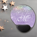 Mouse Pad De Gel Monograma da flauta púrpura, púrpura, iridescente,<br><div class="desc">Monograma do mouse, falso, púrpura e púrpura, iridescente, bonito. Adicione um toque de brilho e brilho ao seu escritório doméstico ou dormitório com este elegante mouse pad personalizado. Para torná-lo extra especial, ele também é monograma e personalizado. clique no link "personalizar mais" e use a ferramenta design para modificar o...</div>