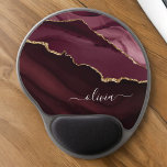 Mouse Pad De Gel Monograma Dourado de Geodo Agato Puro da Borgonha<br><div class="desc">Monograma de Geodo de Agato de Folha Roxo e Dourado, Burgundy Roxo Nome de Script Belo Elegante Mousepad (mouse pad). Isto faz o perfeito doce 16, 13, 15, 16, 18, 21rua, 30, 40, 50, 60, 70, 80, 90, 100 anos, casamento, chá de panela, aniversário, de volta à escola, chá de...</div>