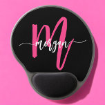 Mouse Pad De Gel Nome do Monograma da Rapariga Preta-Rosa Quente<br><div class="desc">Adicione um pop de cor ao seu espaço de trabalho com o nosso Pad do Rato de Nome do Mouse com Script Moderno Rosa Quente, Girly Monogramo! Apresentando um design cor-de-rosa-quente vibrante e personalizado com seu nome em um script moderno chic, este mouse pad combina estilo com praticidade. A superfície...</div>