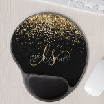 Mouse Pad De Gel Nome do Monograma do Glitter Dourado<br><div class="desc">Placa de Mouse Elegante Monograma com Gel de Glam Dourada. Personalize facilmente esta trendy chic chic mouse pad design com brilho brilhante elegante em um fundo preto. O design apresenta seu monograma manuscrito com espirais bonito e seu nome.</div>