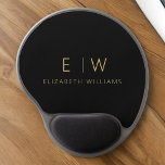 Mouse Pad De Gel Nome do Monograma Dourado Minimalista Negro Clássi<br><div class="desc">Atualize o seu espaço de trabalho com o nosso Classic Elegant Modern Minimalist Mouse Pad. Este sofisticado mouse pad casado perfeitamente a elegância do eterno com o minimalismo contemporâneo, adicionando um toque de refinamento à sua mesa. Feito com atenção meticulosa aos detalhes, este mouse pad é mais do que um...</div>