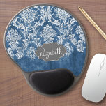 Mouse Pad De Gel Sapphire Blue Vintage Cor damasco e nome<br><div class="desc">Um padrão de vintage com um design de chalkboard e rendas. Olhem com atenção para as flores e folhas. Um design de moda com cores de tom de joia e elegância. Os itens são mais fáceis de personalizar quando você substitui todos os textos e fotos primeiro. Se a sua arte...</div>