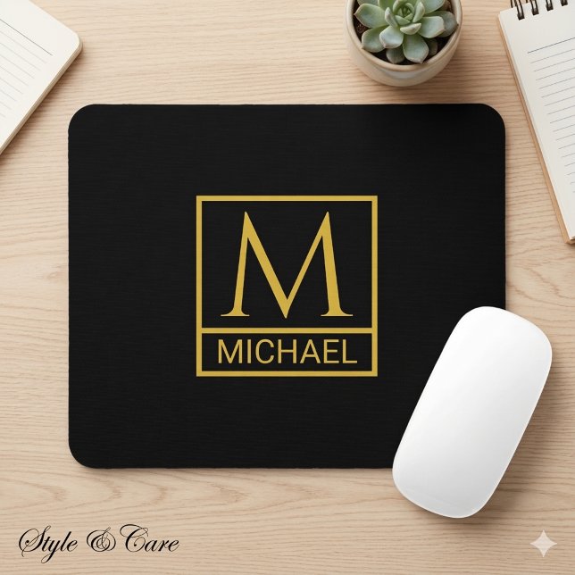 Mouse Pad Preto Personalizado com Inicial e Nome (Personalized Black Mouse Pad with Initial & Name)