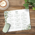 Mousepad 2025 Calendário Botânico Moderno Elegante do Eucal<br><div class="desc">O moderno Elegante Eucalyptus Greenery Calendar Mouse em 2025,  com um calendário simples e minimalista do ano à vista. 🌟 Isto é apenas para 2025. Entre em contato conosco em cedarandstring@gmail.com se precisar de assistência com o design ou produtos correspondentes.</div>