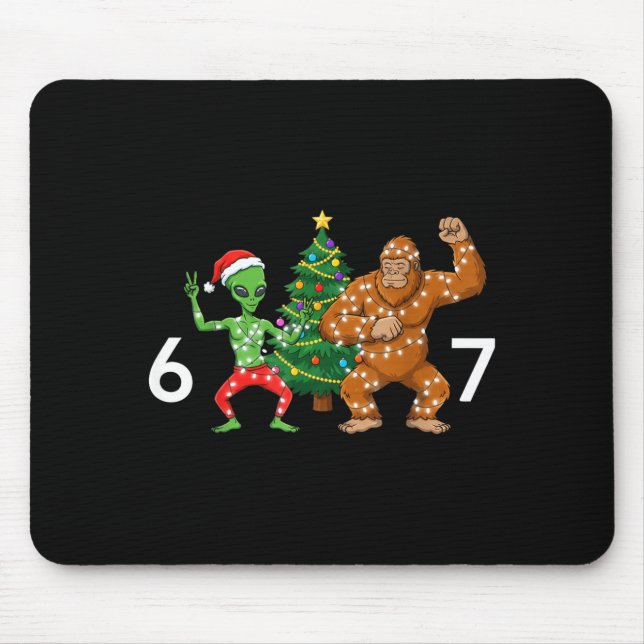Mousepad 6 7 Meme Christmas Alien Sasquatch Six Seven Fun  (Frente)