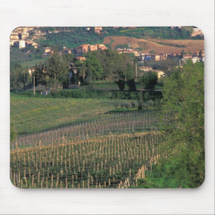 Mousepad A aldeia de San Gimignano fica nas colinas ondulan