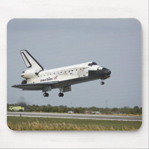 Mousepad A descoberta do vaivém espacial aproxima a