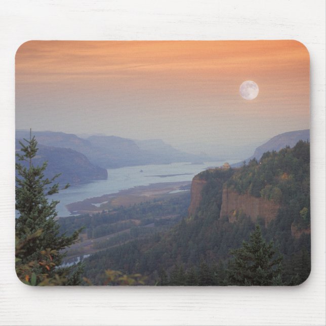 Mousepad A lua paira no céu acima da Vista (Frente)