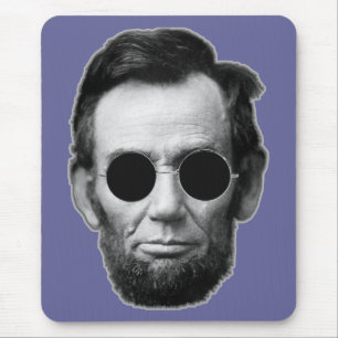 Mousepad Abe Linoln e óculos de sol baratos