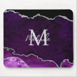 Mousepad Agato de mármore roxo e prateado<br><div class="desc">Esta plataforma de mouse apresenta um fundo de mármore agado elegante e glamouroso com detalhes geodrosos de gemstone e sotaques falso de brilho prateado. O monograma combina o guião manuscrito e as fontes sans serif modernas para um aspecto elegante e sofisticado. Isso fará o presente ideal, pois ele pode ser...</div>