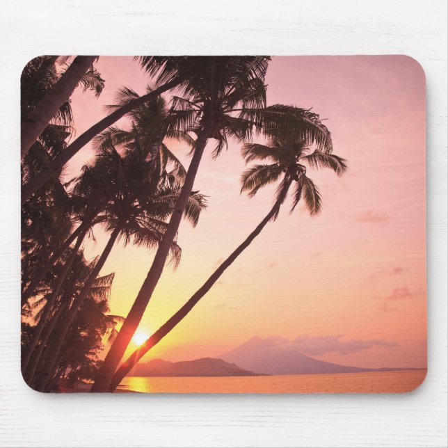 Mousepad Aldeia Lewolin, Ilha Illi Api, Selat Boleng (Frente)