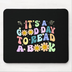 Mousepad Amantes da leitura na biblioteca têm um dia divert